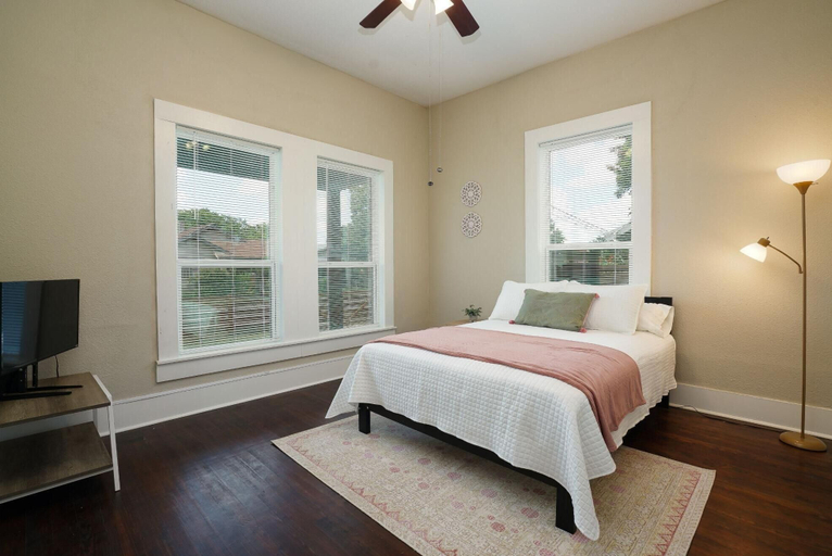 Bedroom 4, Amazing Fully Fenced Home Only 1 7 mi to Downtown, Bexar