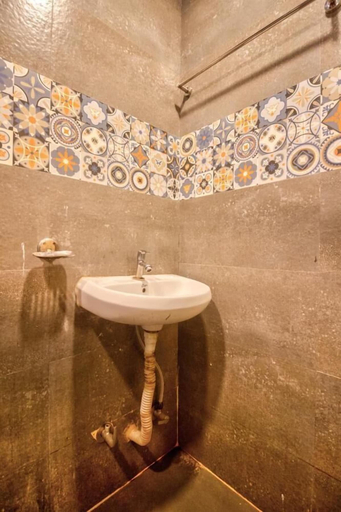Bathroom 4, HOTEL Golden Rice, North Goa