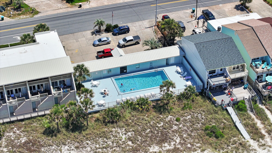 Exterior & Views 2, The Shores Townhomes by PHG, Bay