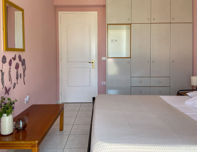 Bedroom 5, Fotis Apartment, Ionian Islands