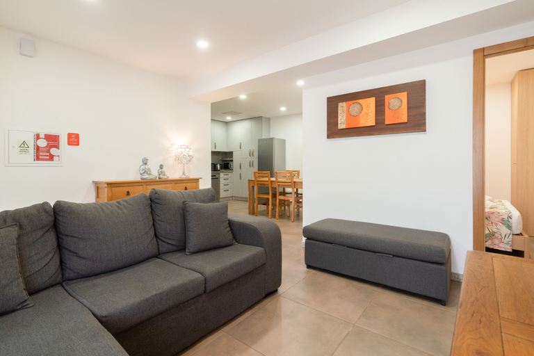 Others 5, Casas da Petisqueira 61 - Paredes-Oporto, Paredes