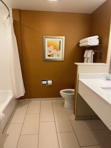 Bathroom 4, Fairfield Inn & Suites by Marriott Hollister, San Benito