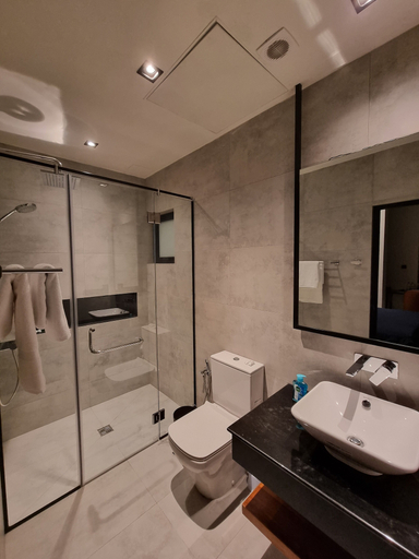 Bathroom 3, VAUX Park Street, Colombo