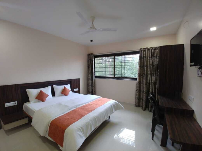 Bedroom 5, Hotel Matruchhaya Lonavala, Pune