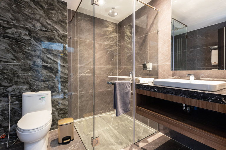 Bathroom 5, Munich Hotel, Sihanoukville