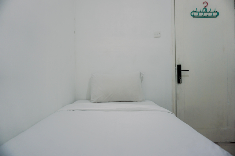 Bedroom 2, Homey and Comfort Stay 2BR Pakubuwono Terrace Apartment By Travelio, South Jakarta