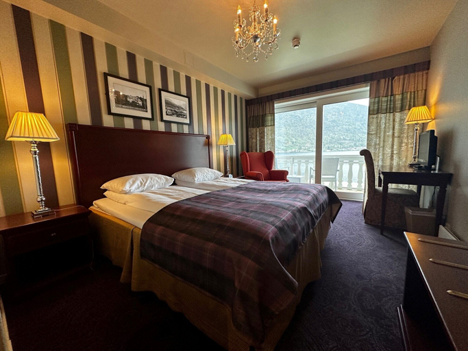 Bedroom 2, Hofslund Fjord Hotel, Sogndal