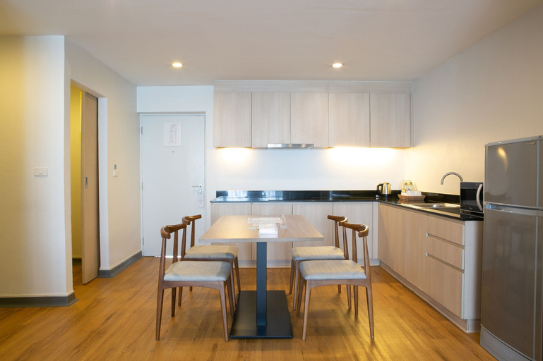 Dining Room 10