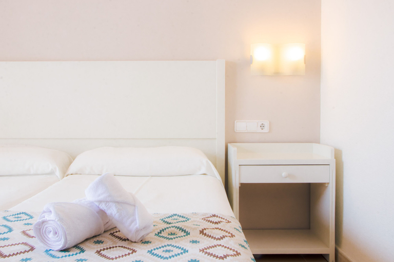 Bedroom 4, Club Hotel Aguamarina Waterpark, Baleares