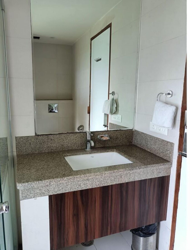 Bathroom, Royal Palm Resort, Hisar