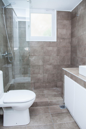 Room 5, Sunny and Minimal apt in Glyfada With 3 Bdrm, Attica
