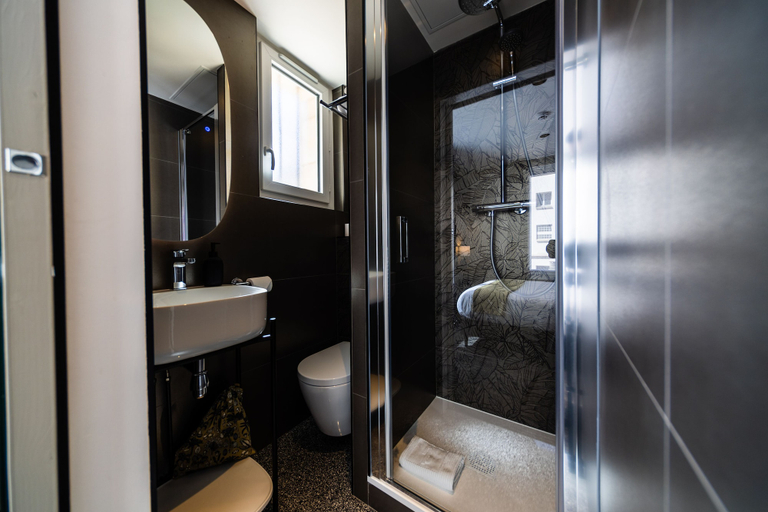 Bathroom 5, Hotel Paulette, Seine-Maritime