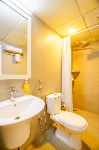 Bathroom 4, Bloom Hotel - Cyber Towers, Hyderabad