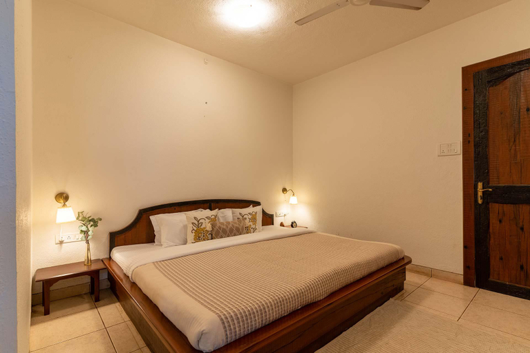 Bedroom 3, StayVista's Gulmohar Gardens , Pune