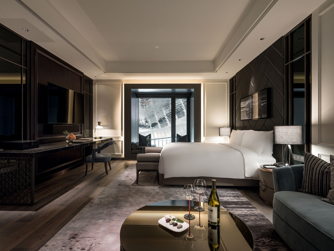 Bedroom 4, Art Paradiso, Paradise City, Jung