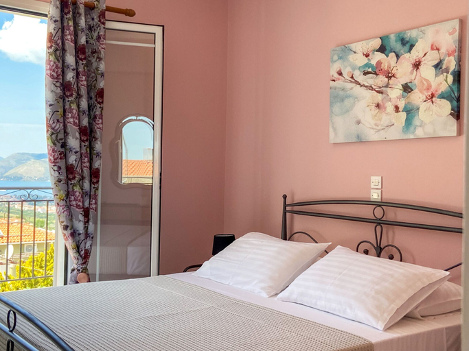 Bedroom 3, Fotis Apartment, Ionian Islands