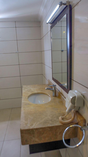Bathroom 4, Holiday Hotel, Addis Abeba