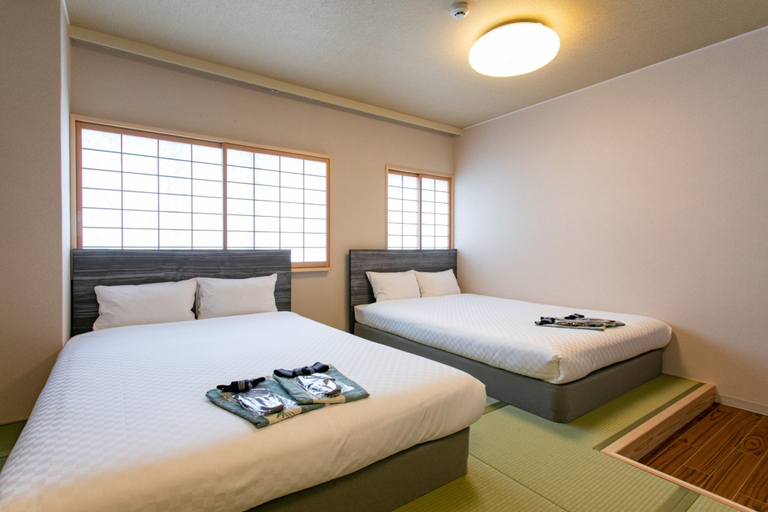 Bedroom 3, Bakery Hotel Château D'or - Hostel, Nara