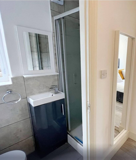 Bathroom, Minet Gardens Central-Suite 3, London