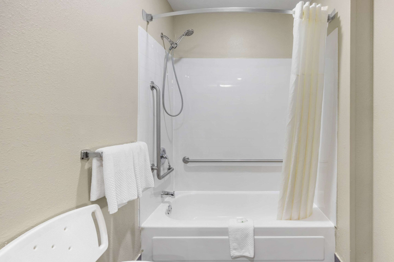 Bathroom 4, Quality Inn Jackson Northwest, Madison
