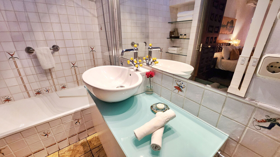 Bathroom 5, Entre Dos Aguas Hotel Boutique, Toledo