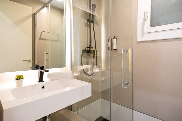 Bathroom 4, Sitges Group Ocean, Barcelona
