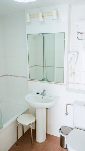Bathroom, Retama Golf 55, Cádiz