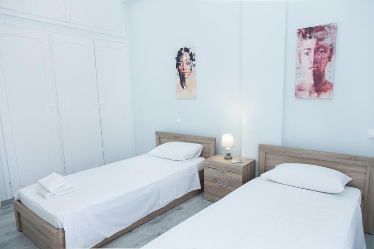 Room 4, Sunny and Minimal apt in Glyfada With 3 Bdrm, Attica