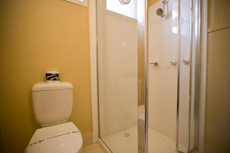 Bathroom 3, Parkville Motel, Melbourne