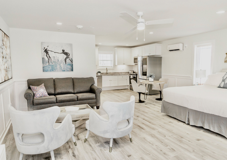Bedroom 2, Saltwater Suites, Pender