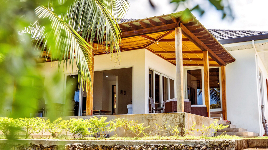 Exterior & Views 2, The Gabayan Riviera, Lazi