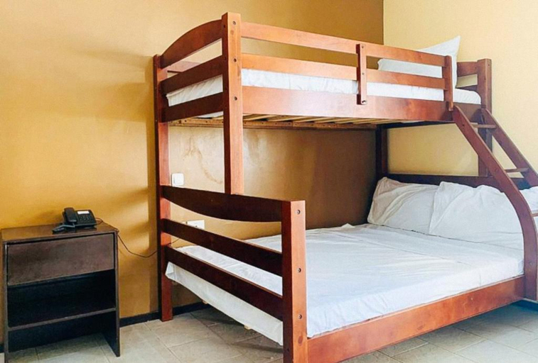 Bedroom 4, RedDoorz @ Carlton-Martin Hotel Masbate City, Masbate City