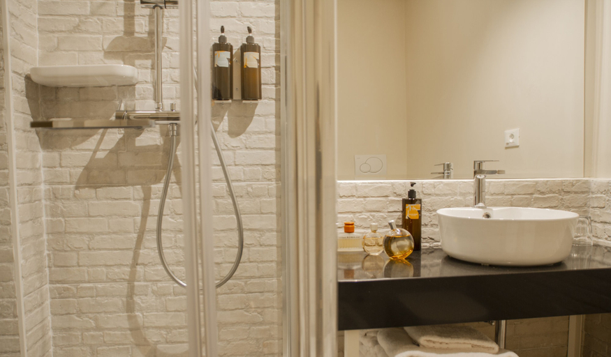Bathroom 4, Select Via Veneto, Rome