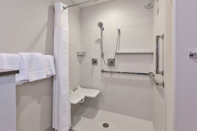 Bathroom 3, Fairfield Inn & Suites by Marriott Grand Rapids North, Kent