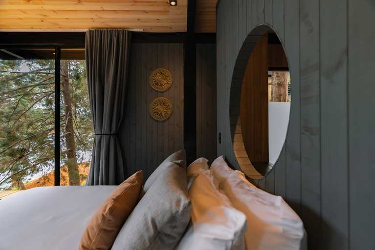 Bedroom 3, Porto Marina Hotel, Peñol