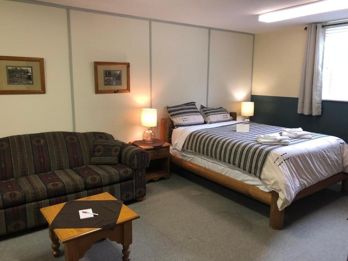 Bedroom 2, Stewart Mountain Lodge, Kitimat-Stikine