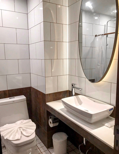 Bathroom 17