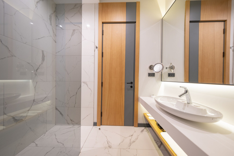 Bathroom 5, The Norm Collection Door'a Bodrum, Bodrum