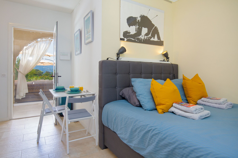 Bedroom 4, La Connéxion, station réservée aux hommes gays, Alpes-Maritimes