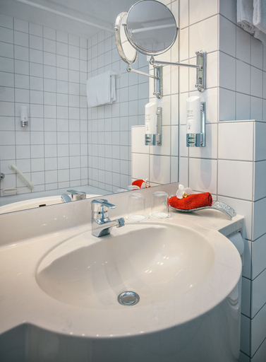 Bathroom 5, Vienna House Easy by Wyndham Amberg, Amberg