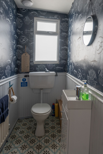 Bathroom 4, Belmont Villa, Devon