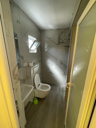Bathroom 3, Vila Mulla, Sarandës