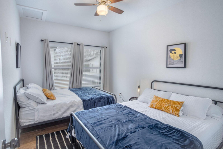 Room 5, Brand NEW Stylish 3BR 2BA Near Exciting Downtown, Bexar