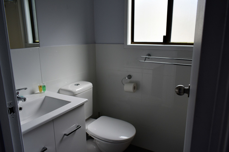 Bathroom 3, Sussex Palms Holiday Park, Shoalhaven - Pt B