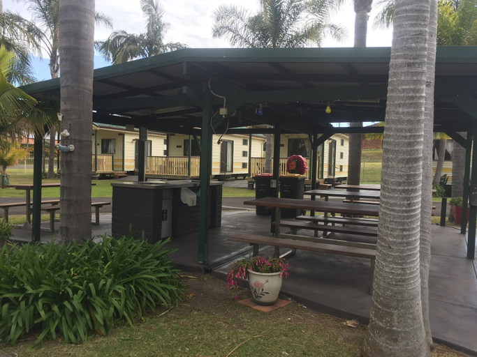 Food & Drinks, Sussex Palms Holiday Park, Shoalhaven - Pt B