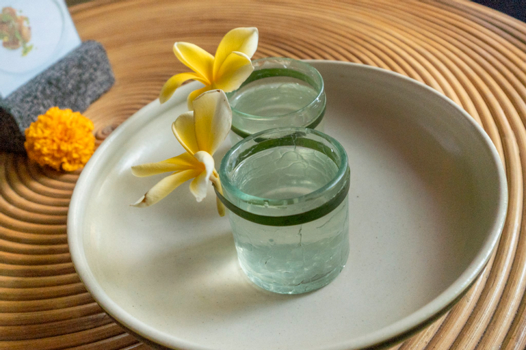 Food & Drinks 18