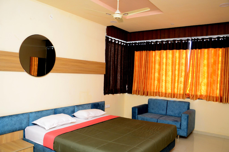 Others 5, Hotel new delhi darbar executive, Jalgaon