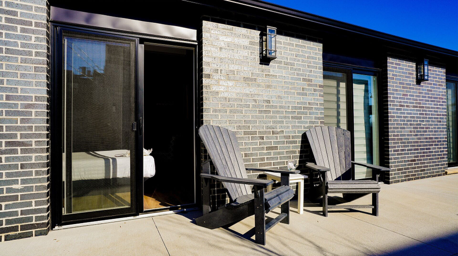 Exterior & Views 2, Colonial Hotel & Suites, Lambton