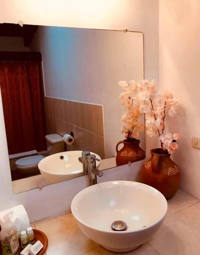 Bathroom 5, Luna Maya Antigua Hotel, Antigua Guatemala