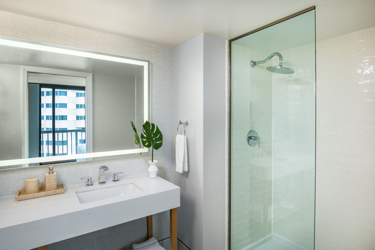 Bathroom 4, Ashore Oceanfront Hotel by Marriott, Worcester